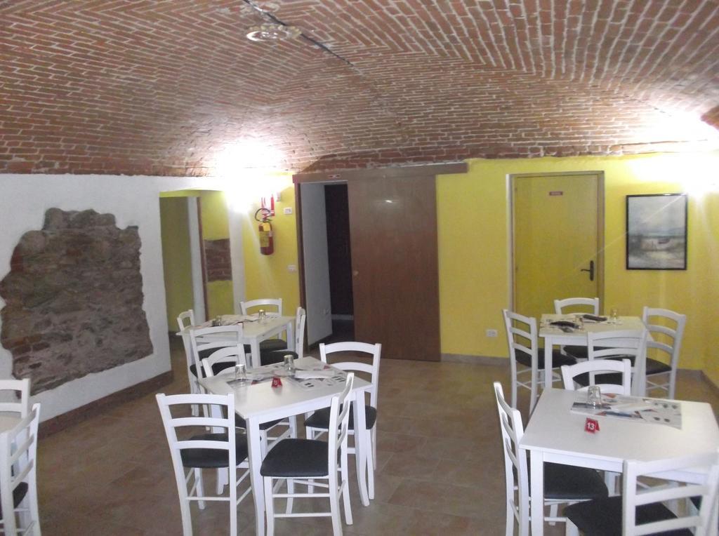 Hotel Il Gatto E La Volpe Avigliana Exterior foto